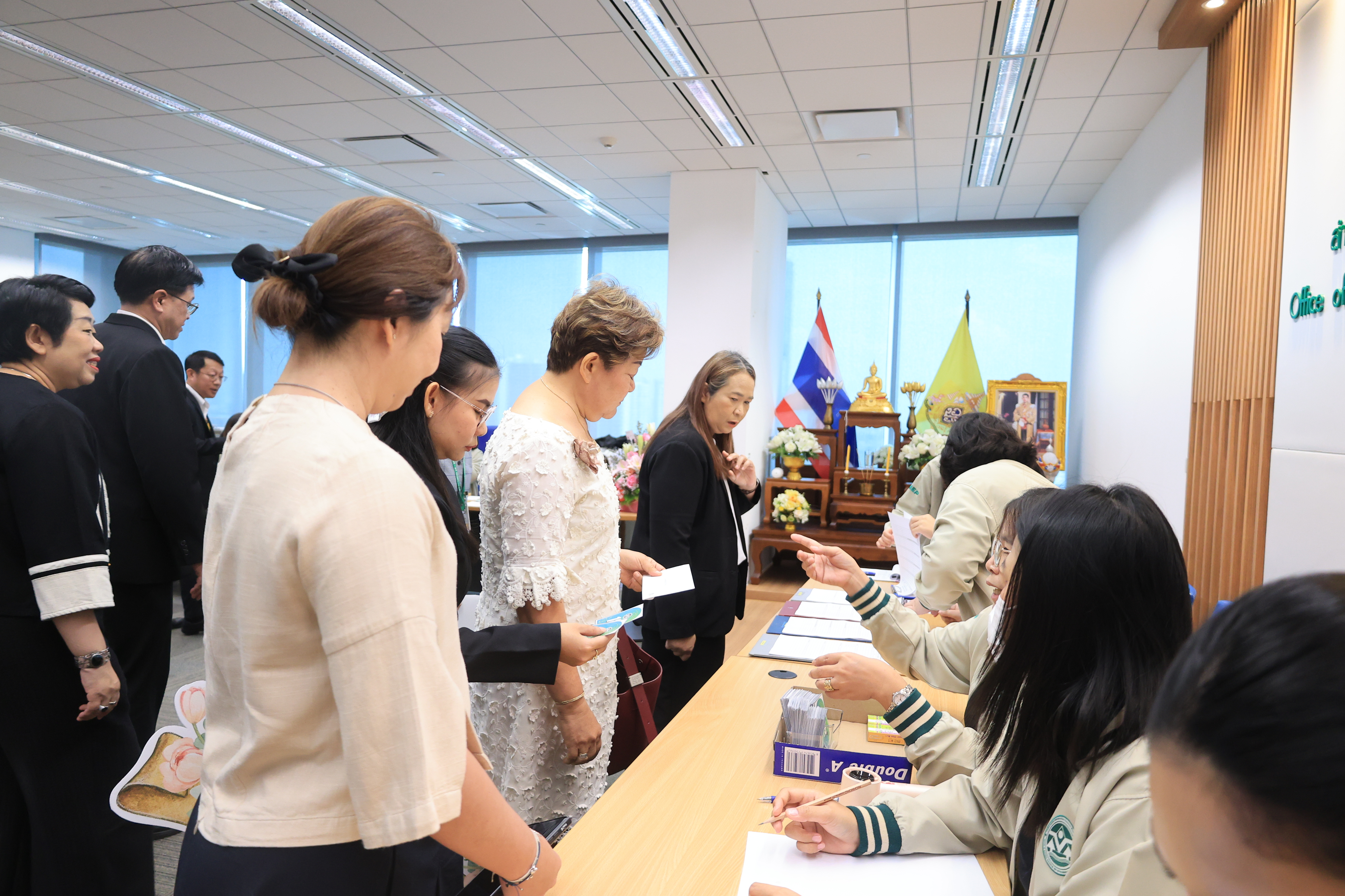 title - ส.ป.ก. ร่วมเป็นเกียรติและแสดงความยินดี เนื่องในวันคล้ายวันสถาปนา สำนักงานนโยบายและแผนทรัพยากรธรรมชาติและสิ่งแวดล้อม ครบรอบ 51 ปี